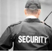 دو نفر نیروی حراست آقا