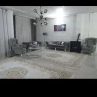 فرش جدید رنگ طوسی نقره‌ای گل برجسته جنس پنبه