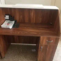 کانتر و میز کنفرانس و صندلی