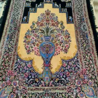 زرچارک زمینه کرم حاشیه مشکی دستباف قم