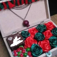 گل روبانی یلدایی فقط شاخه ای ۱۲ت