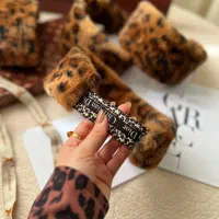 هد بند پلنگی|لباس|یزد, |دیوار