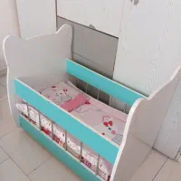 تخت کنارمادر