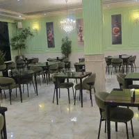 باریستا و صندوق دار