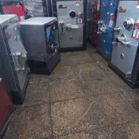 گاوصندوق (زنجان) ایستاده ویترینی گاو صندوق اصل|ابزارآلات|زنجان, |دیوار