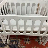 تخت و گهواره در حد نو به کسی که مشکل داره رایگان|تخت و صندلی بچه|کرمانشاه, |دیوار