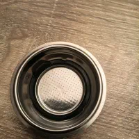 بسکت اصلی داخل جعبه ای اسپرسوساز دلونگی ec685