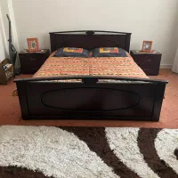 تختخواب و میز آرایش و پاتختی