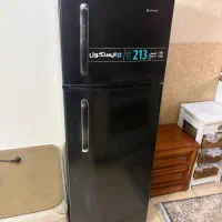 یخچال ایسکول