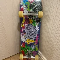 اسکیت برد در حد نو