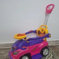 ماشین بازی بچگانه کاملا سالم وتمیز