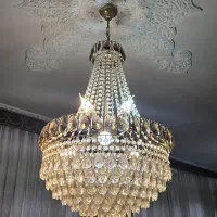 یه جفت لوستر کریستال بزرگ