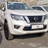 نیسان ترا فول سفید اکسکلوسیو