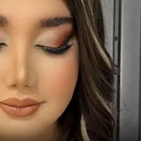 میکاپ و شینیون با بهترین مواد درجه یک و قیمت مناسب|خدمات آرایشگری و زیبایی|ملایر, |دیوار