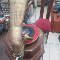 گرامافون چهار گوش اولی هندلی|کلکسیون اشیاء عتیقه|بومهن, |دیوار