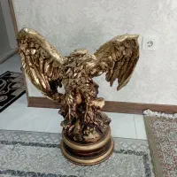 مجسمه عقاب
