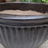 گلدان سفالی بزرگ