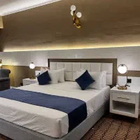 دوستان شیرازی عزیز تور هوایی کیش و مشهد داریم