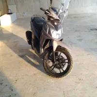 sr 200 1402 لاکی sym اس وای ام