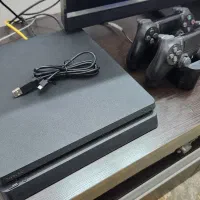 Ps4 slim 1 tb در حد نو