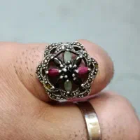 انگشتر و گوشواره جواهر