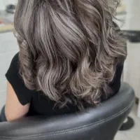 خدمات تخصصی رنگ و لایت سیمین صنم بی اسیب|خدمات آرایشگری و زیبایی|رشت, نامجو|دیوار