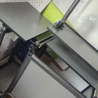 فروش فوری به قیمت پائین میز کامپیوتر فلزی