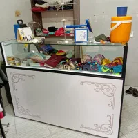 ویترین درحد نوباجاجواربی با پایه رگالبا رخت اویز