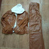 ست سه تیکه . کت شلوار چرم + هودی سفید