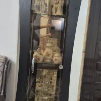 دوعدد ویترین تمیز و سالم بدون شکستگی.چراغدار