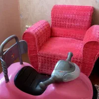 یک عدد ماشین ومبل کودک