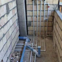 تاسیسات و لوله کشی و نصب شیر آلات و پمپ و منبع