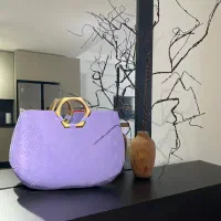 کیف|کیف، کفش، کمربند|آبیک, |دیوار