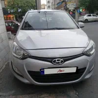i20
