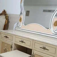 میز و آیینه و دراور و میز تلوزیون