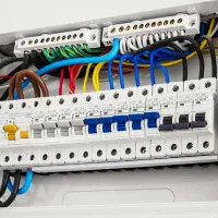 برق کار برقکار غرب تابلو برق لاینر نوری نصاب لوستر