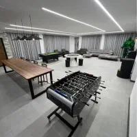 خانم‌ جهت نظافت