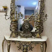 آینه و شمعدان و ساعت برنجی