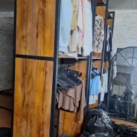 سه تا رگال ایستاده