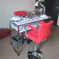 وسایل کاشت ناخن و میز و صندلی