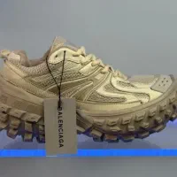 سری ۸ جفتی کفش بالنسیاگا (مدل دیفندر)|کیف، کفش، کمربند|دوگنبدان, |دیوار