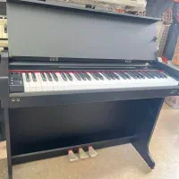 پیانو ۵ اکتاو برگمولر BM-140 در موزیک ارژنگ