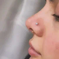 پیرسینگ و میکرودرمال