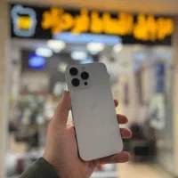 آیفون ۱۶ پرومکس سفید دوسیم با ریجستر ۵۴ بار شارژ