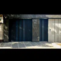 درب جزئی باغ از حیاط خم حیاطی کلی باغی کبابپز ویلا