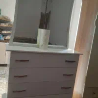 کمد لباس و آرایشی