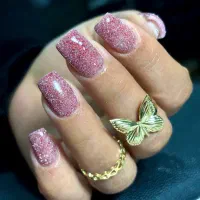 تخفیف خدمات ناخن وترمیمم