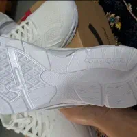 کفش زنانه سایز پای ۳۷ همراه با یک جفت جوراب