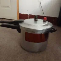 دیگ زودپز ۸ نفره