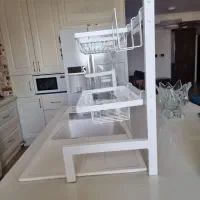 آب چکون پشت پنجره ای